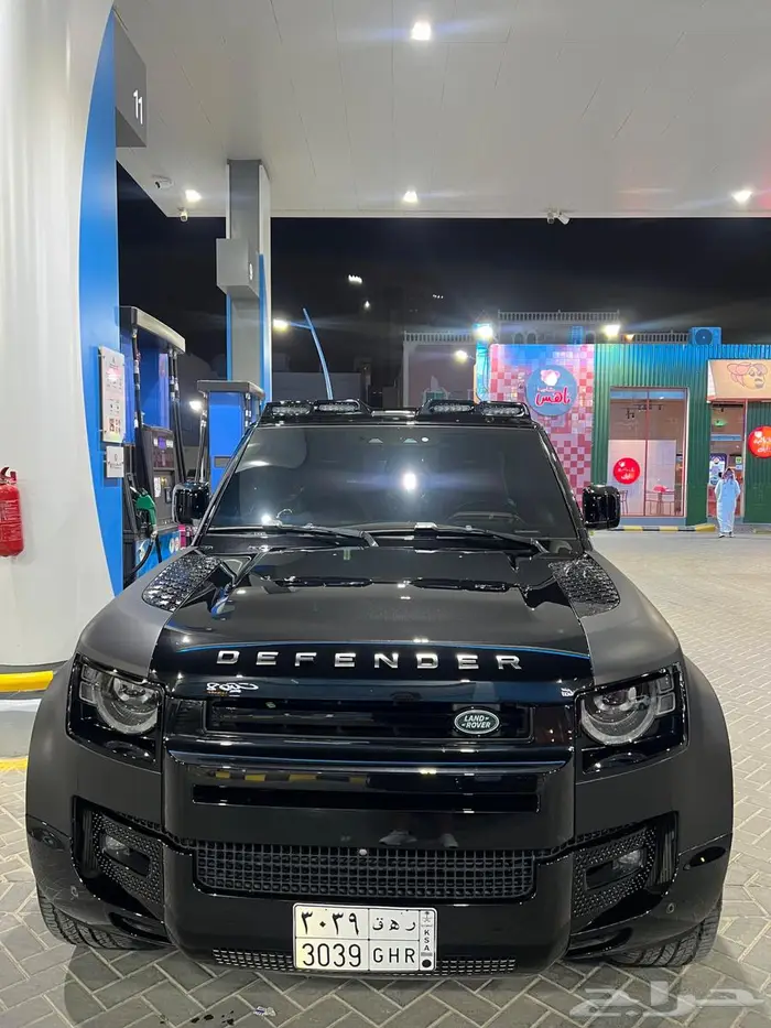 لاند روفر ديفندر X90 موديل 2022 15