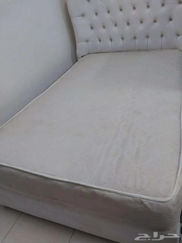 كنب ومجلس أرضي وسرير نفر ونص وسرير اطفال 4