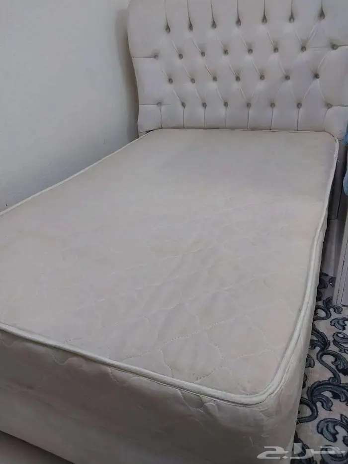 كنب ومجلس أرضي وسرير نفر ونص وسرير اطفال 5