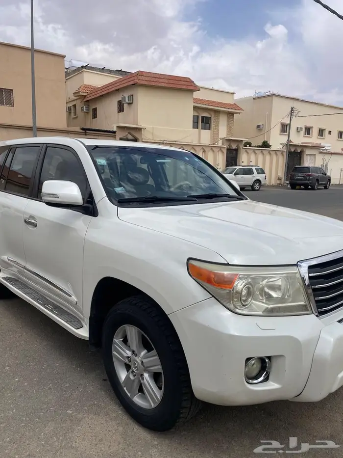 لاندكروزر 2014 1