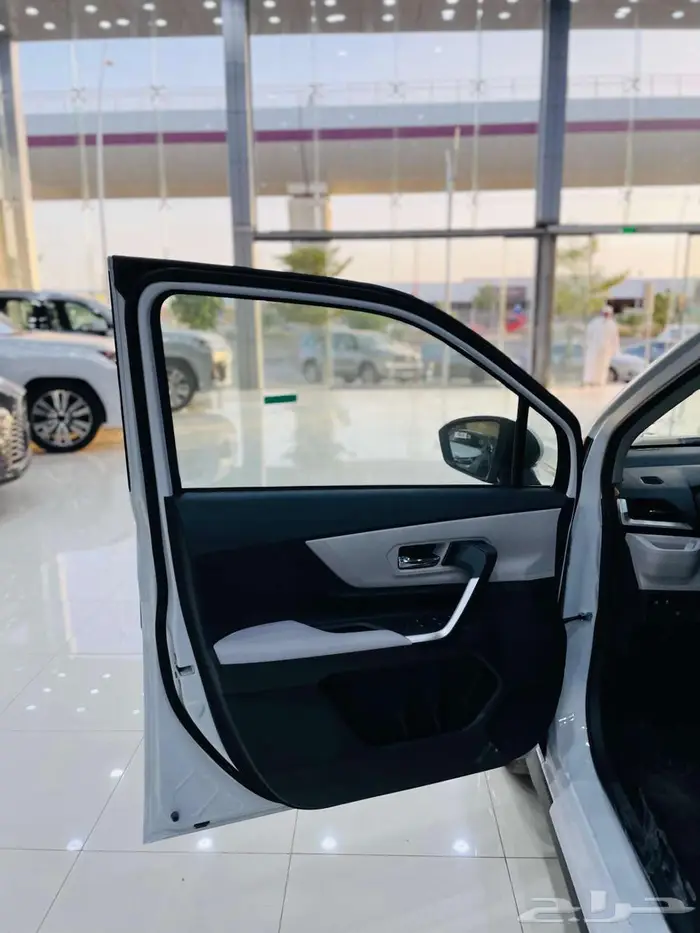 تويوتا فيلوز ( GLX ) موديل 2025 أقل الأسعار 19