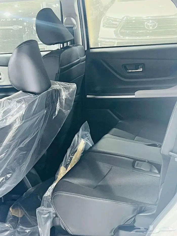 تويوتا فيلوز GLX 2025 بنزين 8