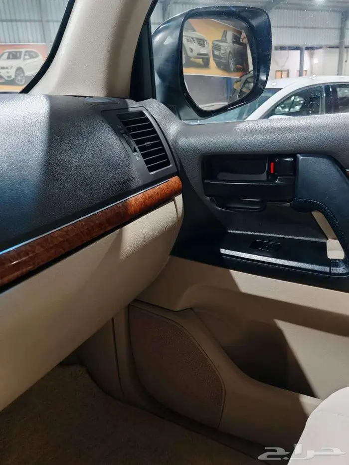 تويوتا لاند كروزر 2012 17