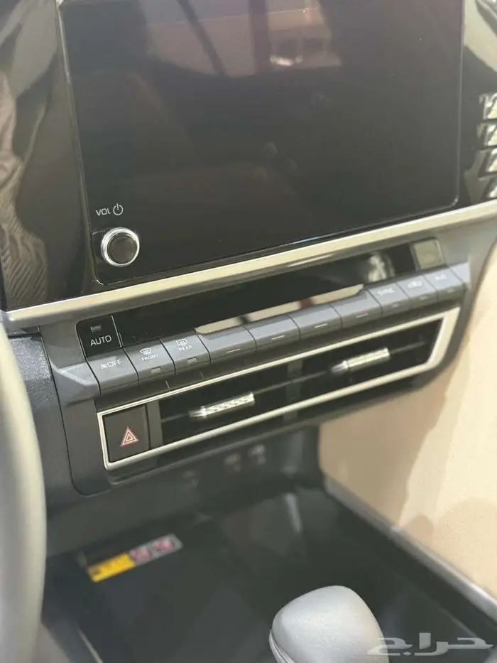 تويوتا كامري 2025 قير اوتماتيك بنزين 6