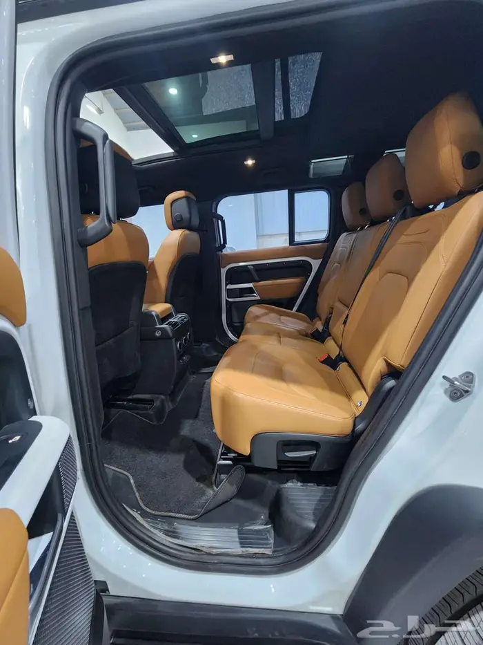 لاند روفر ديفندر 2023 9