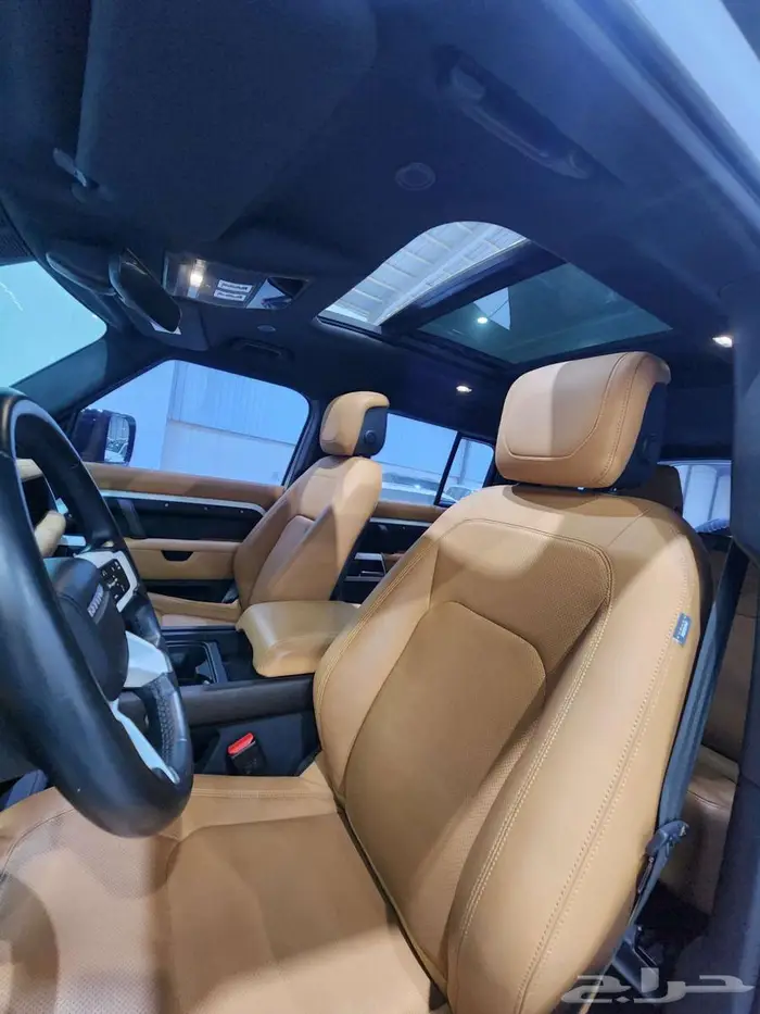 لاند روفر ديفندر 2023 10