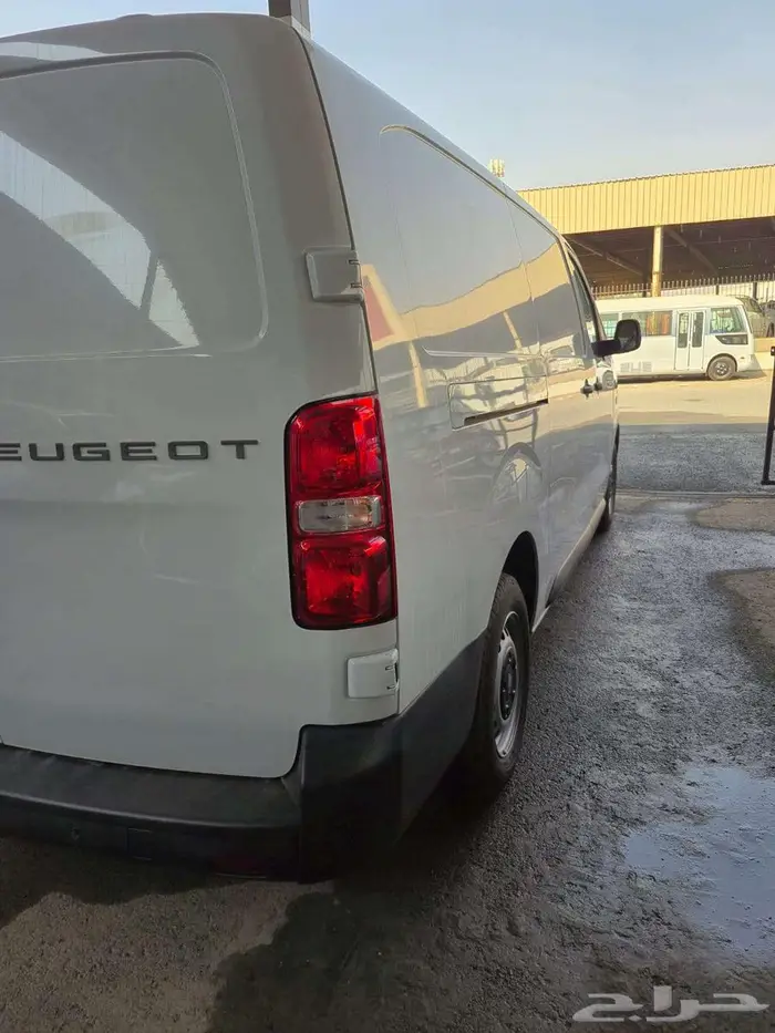 بيجو اكسبيرت 2025 13