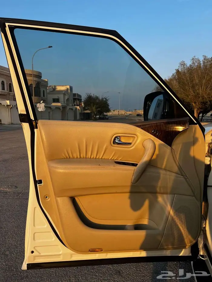 نيسان باترول 2011 فل كامل أعلى فئة LE - مكينه 400 ال V8 8