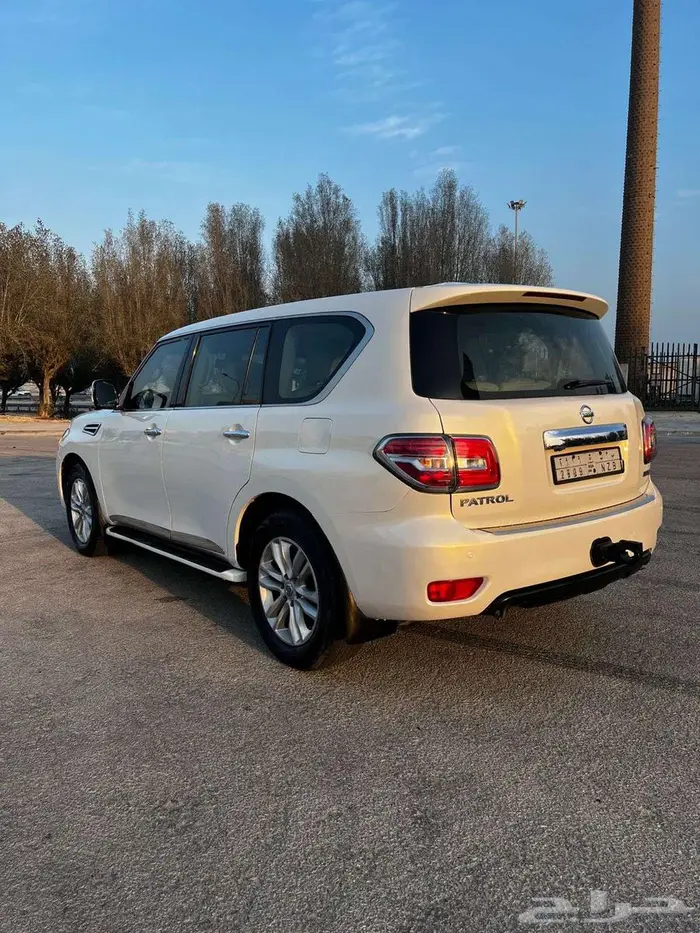 نيسان باترول 2011 فل كامل أعلى فئة LE - مكينه 400 ال V8 6