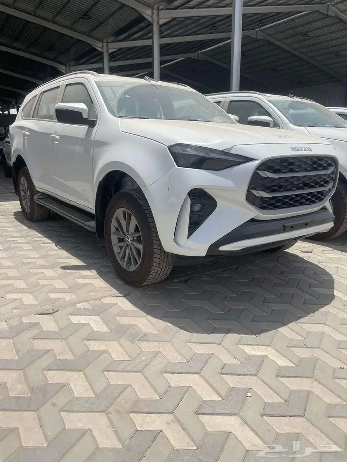 ايسوزو ام يو اكس فل كامل 2025 خذها كاش او باقل قسط 0