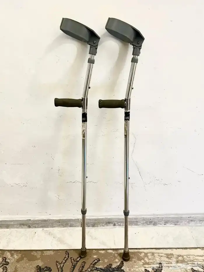 عكازات طبية 0