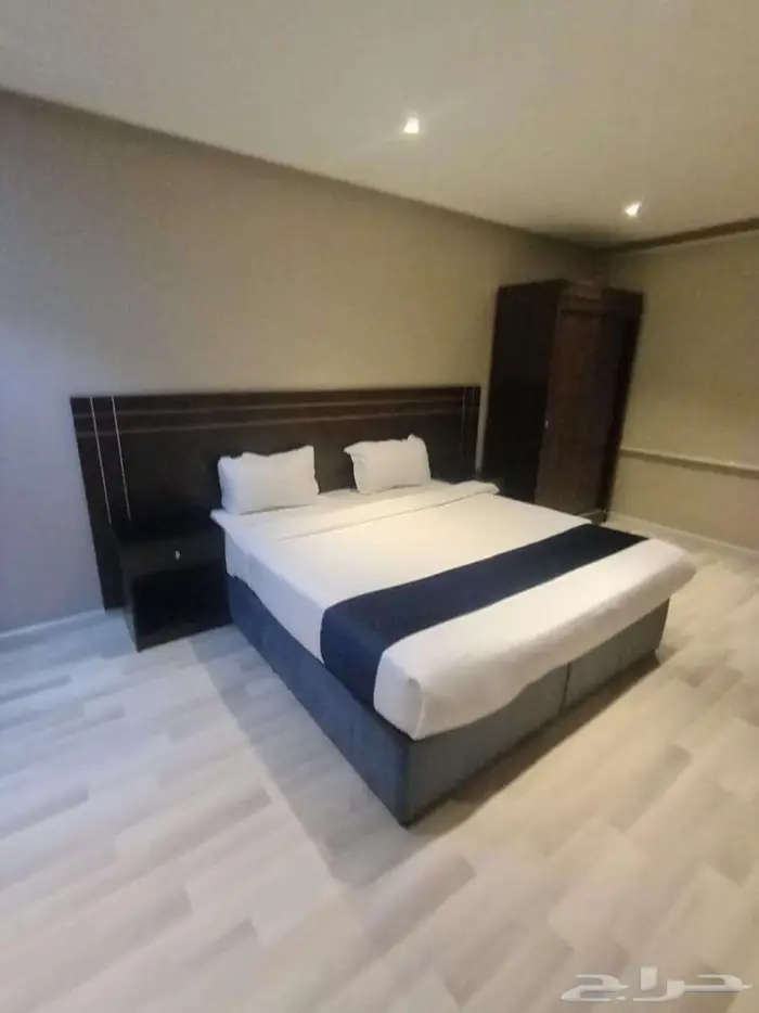شقة فندقية غرفتين وصالة مؤثثة وفاخرة للعوائل بخميس مشيط 0