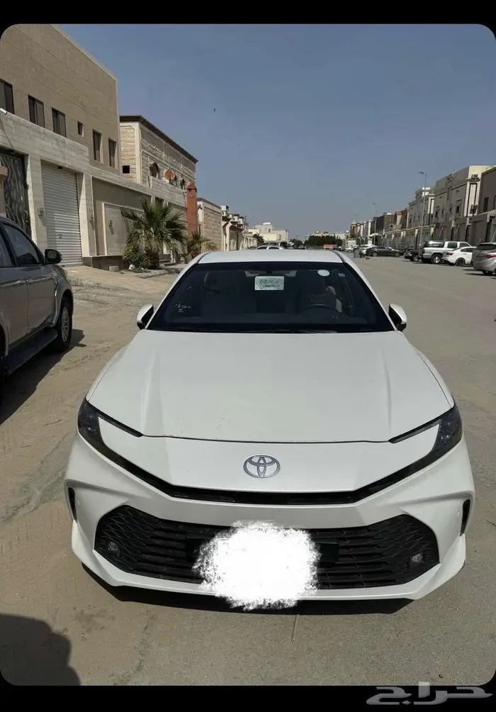 تويوتا كامري E بنزين 2025 2
