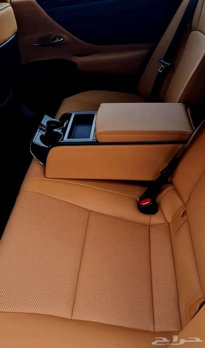 لكزس ES 250 AA ستاندر 2025 3