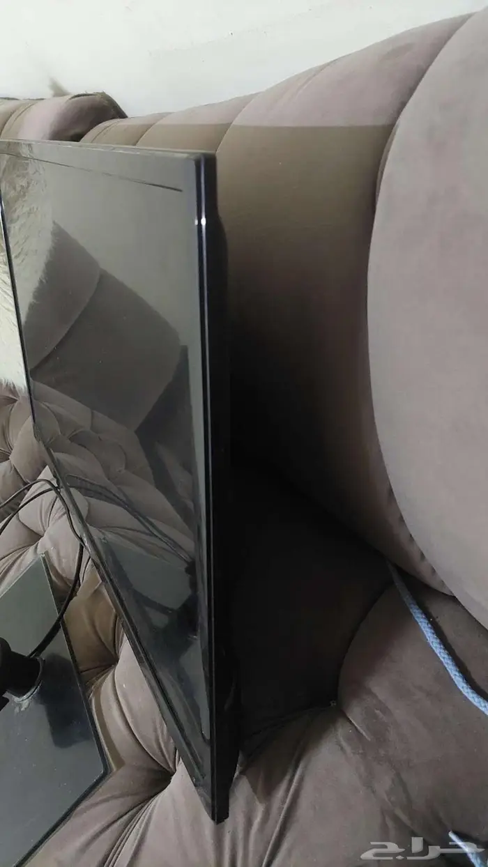 شاشة 32 عادية بحالة جيدة 0