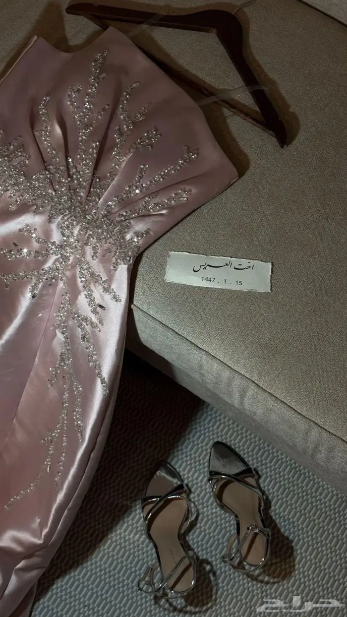 فستان للبيع انلبس مره وحده 0