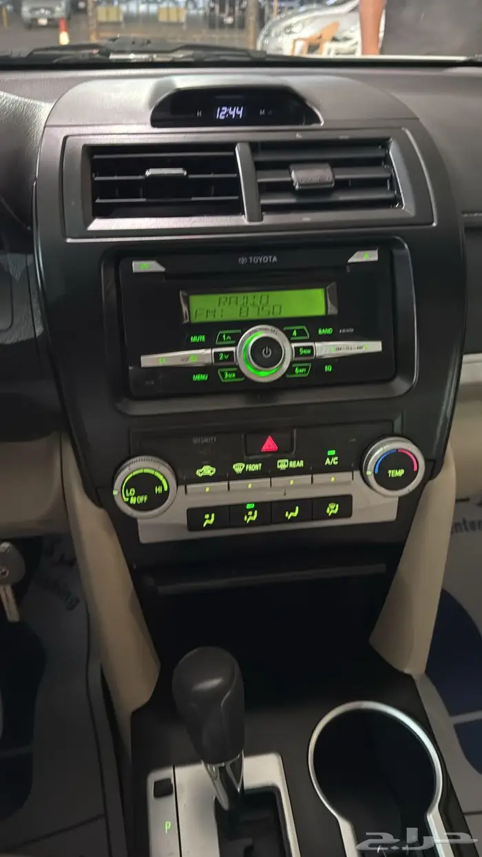 كامري تويوتا 2016 ابيض ماشي 35 الف كيلو وكاله 5