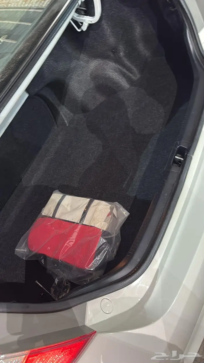 كامري تويوتا 2016 ابيض ماشي 35 الف كيلو وكاله 9