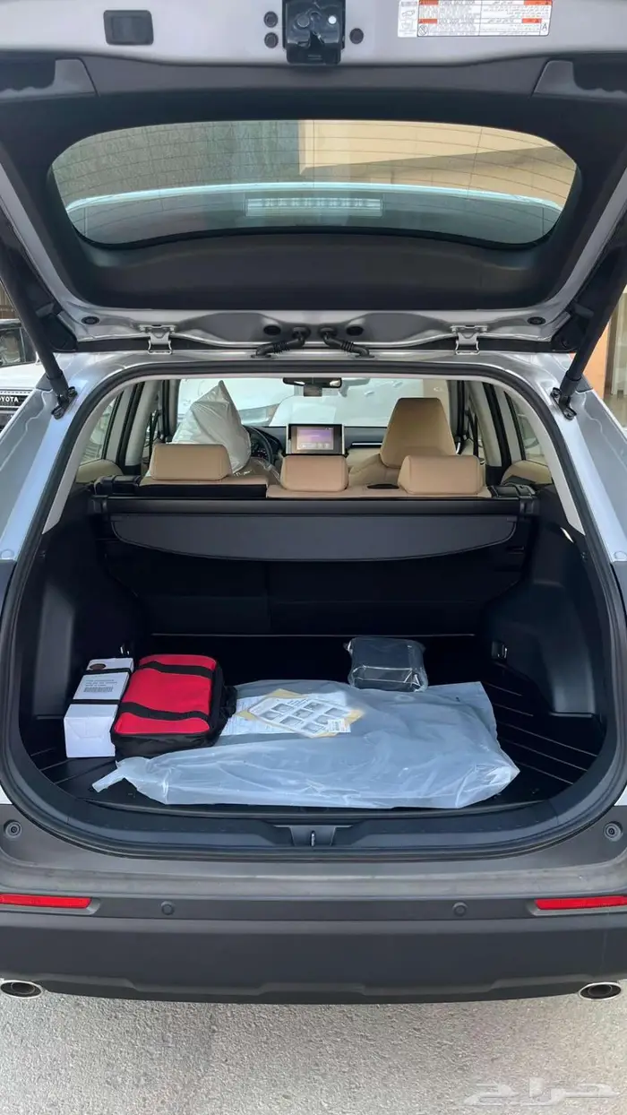 تويوتا راف فور نص فل 2025 XLE 7