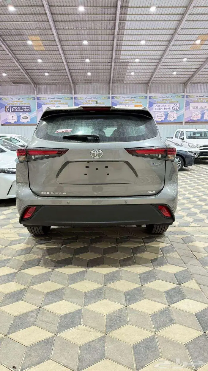 هايلاندر GLE رمادي 2025 1