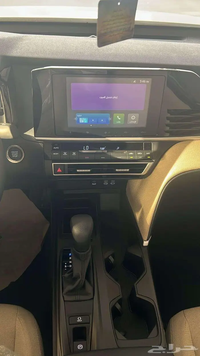 تويوتا كامري E بنزين موديل 2025ابيض 11