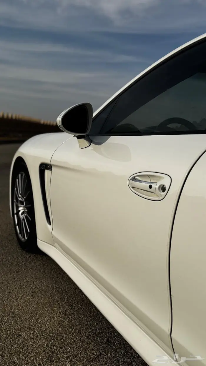 بورش باناميرا 2011 10