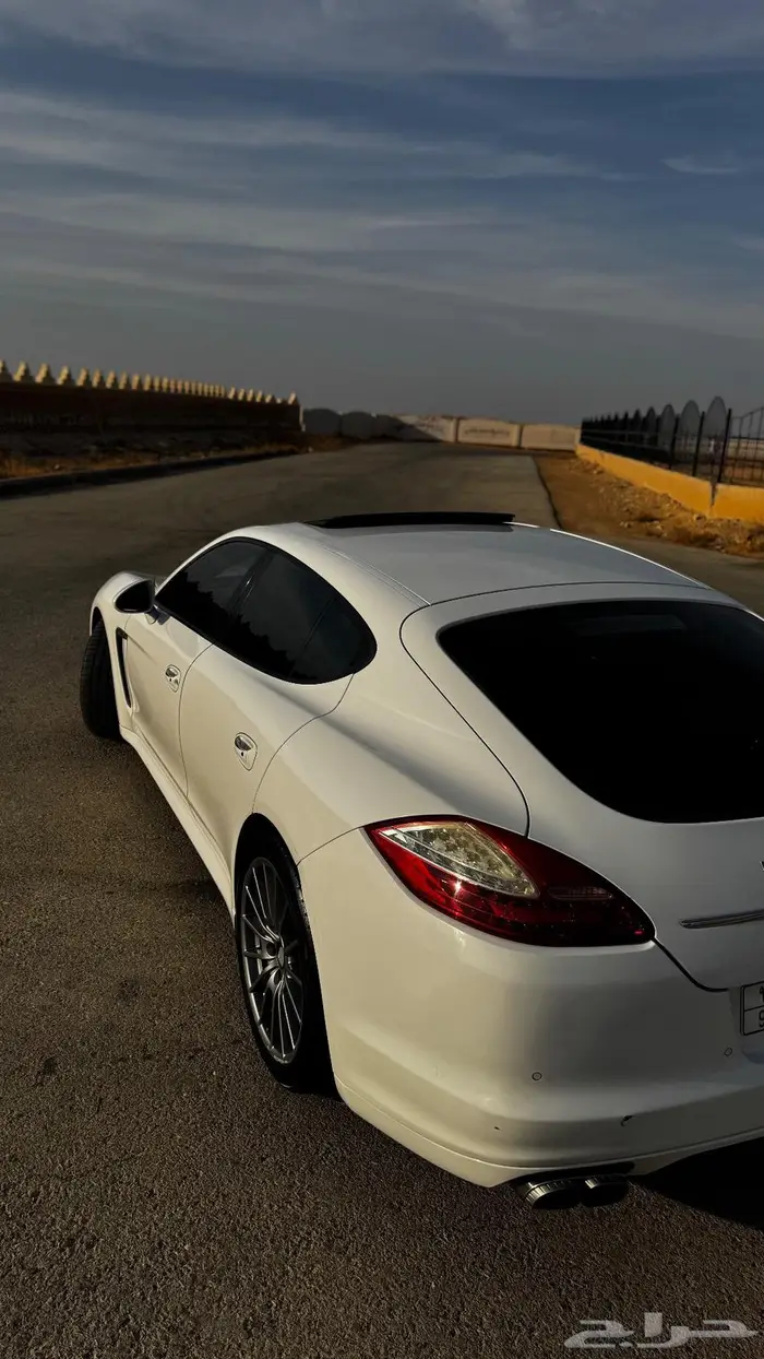 بورش باناميرا 2011 13