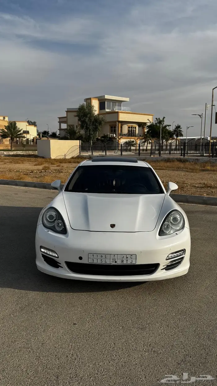 بورش باناميرا 2011 0