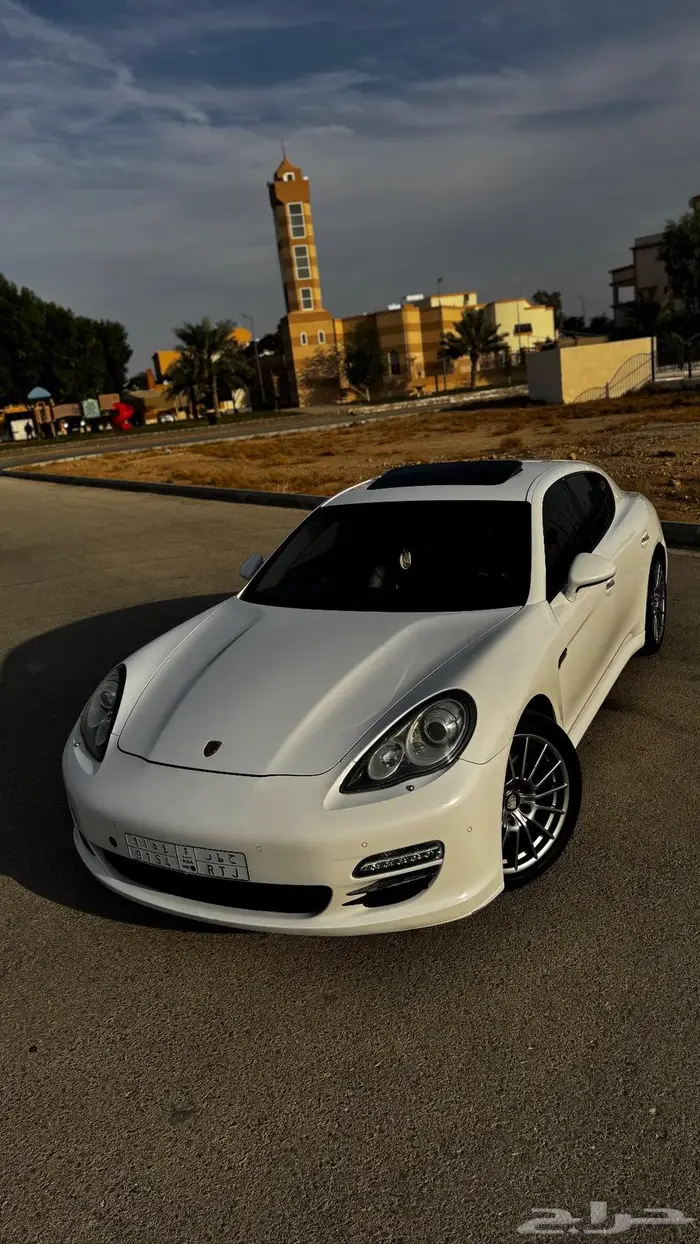 بورش باناميرا 2011 5