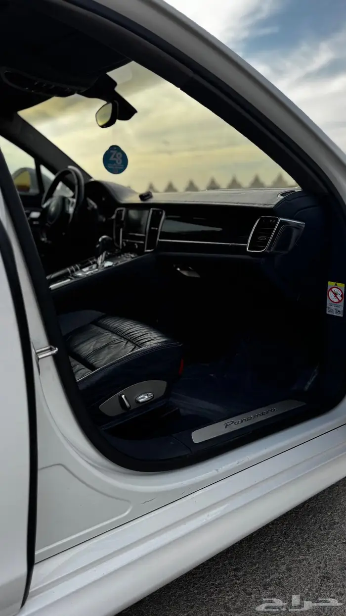 بورش باناميرا 2011 46