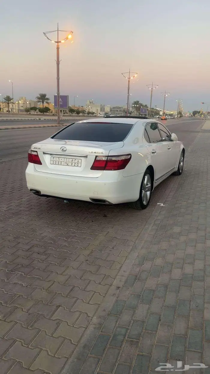 لكزس LS460 0