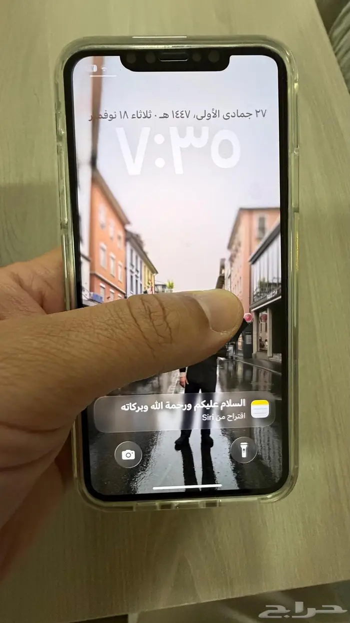 للبيع ايفون شبه جديد 11 بروماكس شريحتين فعليه 7