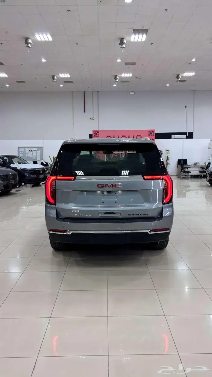 جي ام سي يوكن الفيشن 2025 21