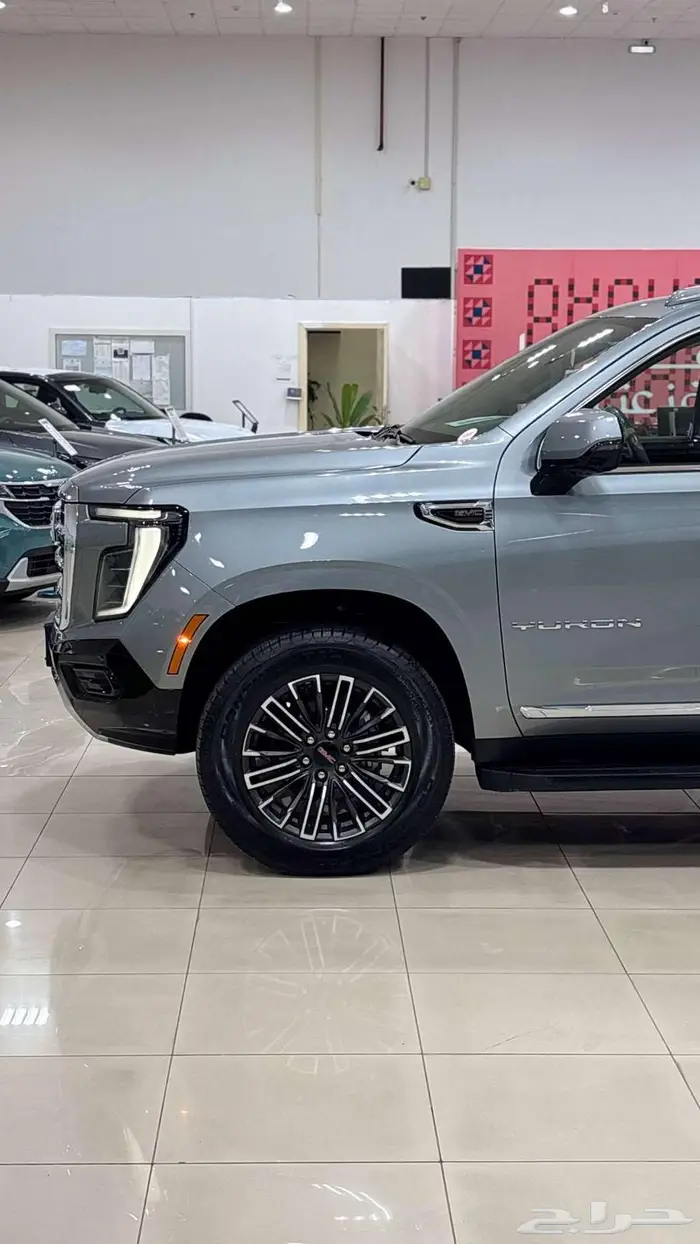 جي ام سي يوكن الفيشن 2025 12