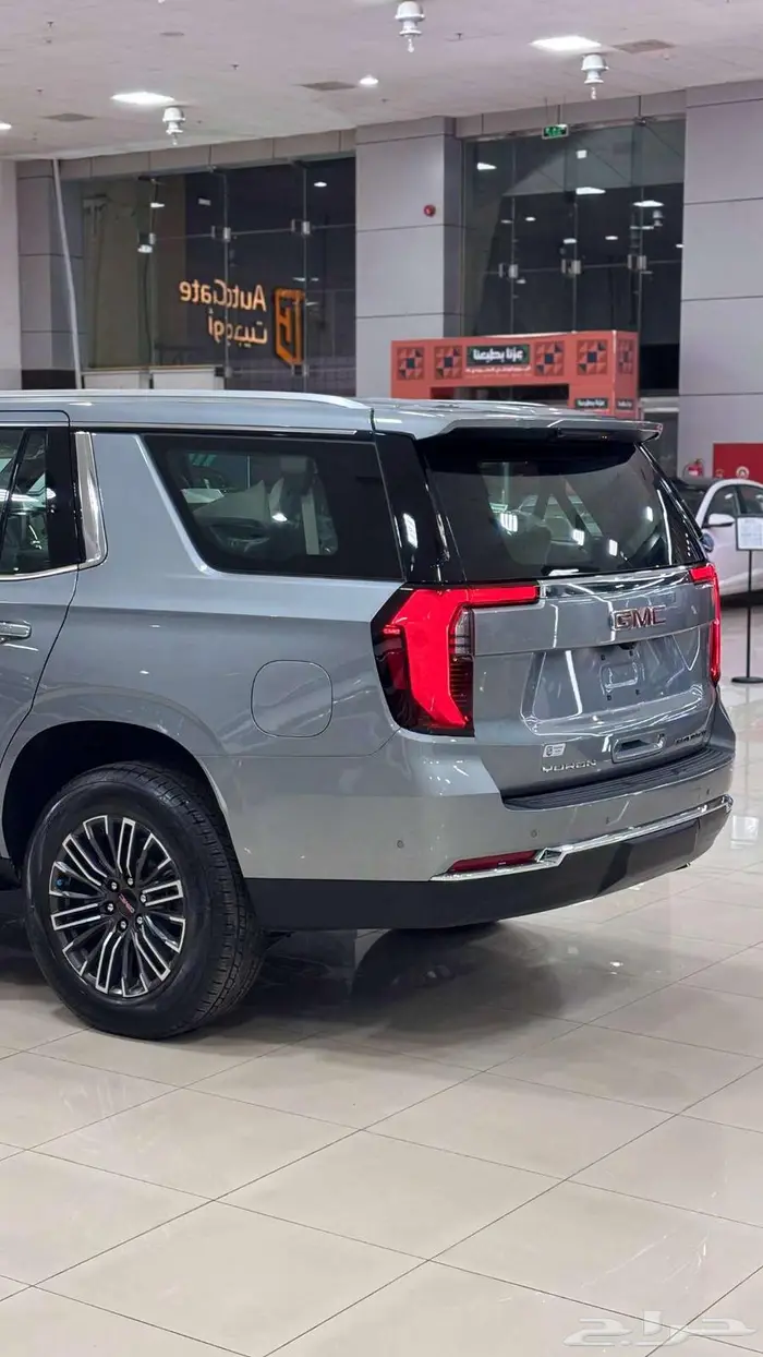 جي ام سي يوكن الفيشن 2025 15