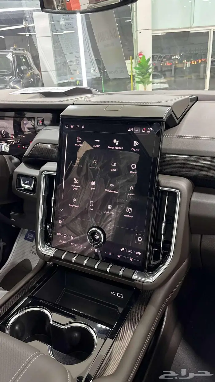 جي ام سي يوكن الفيشن 2025 28