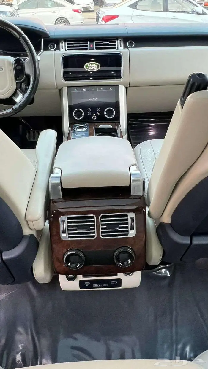 رنج روفر HSE موديل 2018 - معرض خلف للسيارات 8