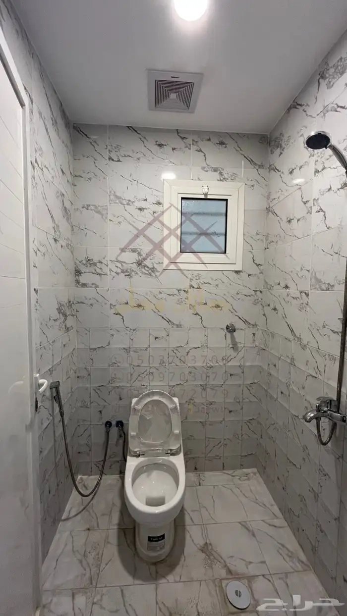 للإيجار شقة مكونة من 5 غرف في حي المحمدية 6