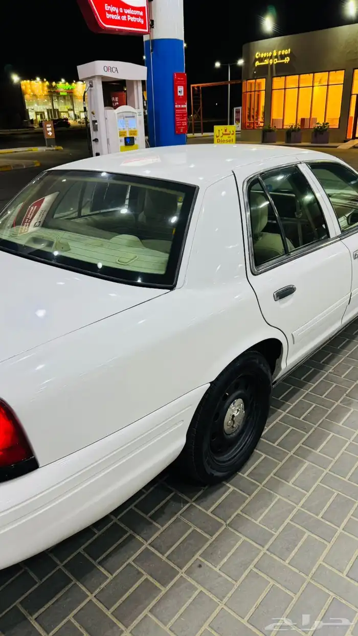 فورد فكتوريا 2010 للبيع 2