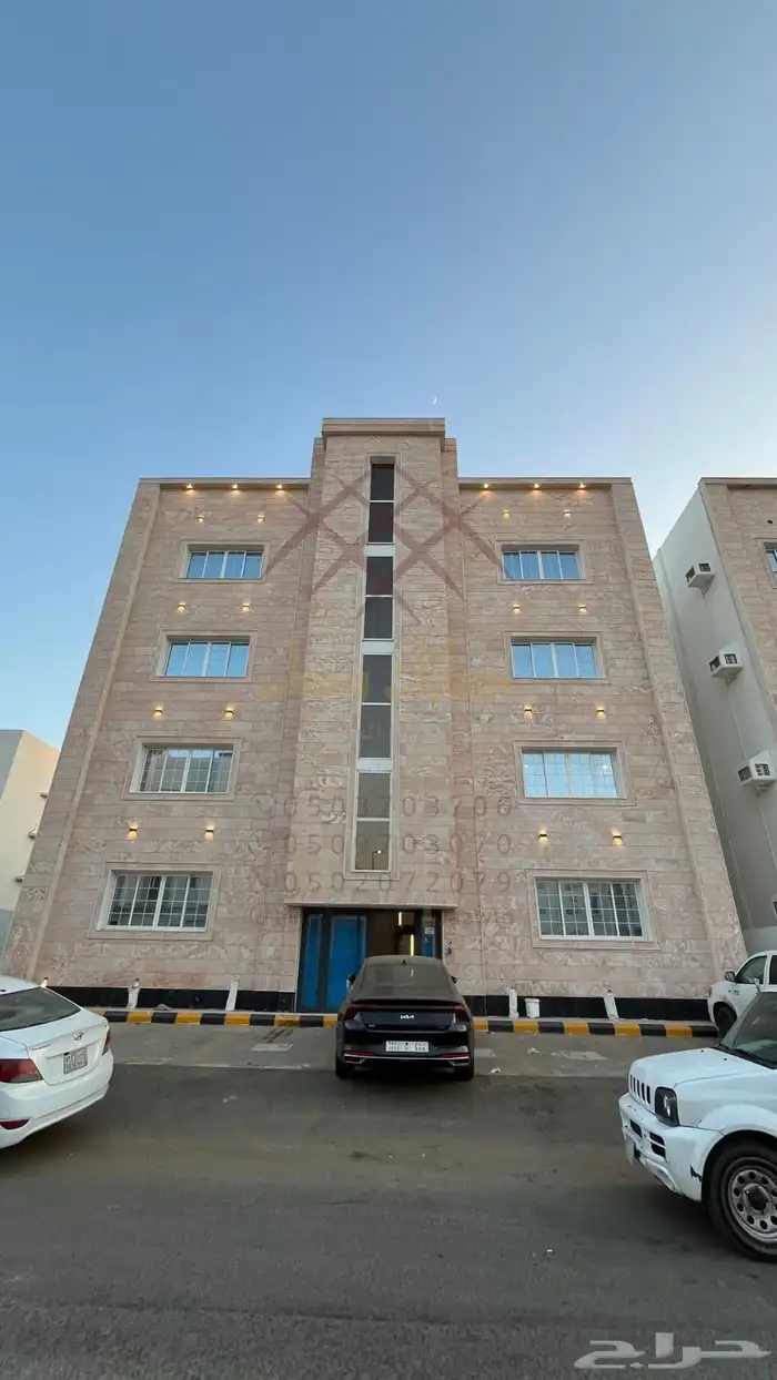 للإيجار شقة مكونة من 5 غرف في حي المحمدية 0