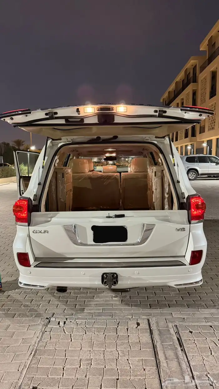 لاندكروزر 2014 V8 فل كامل بريمي 9