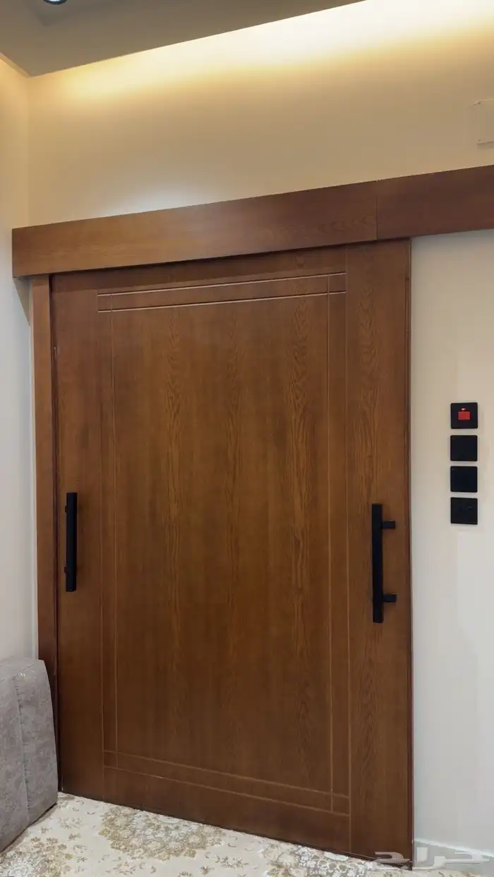 السلام عليكم ابواب خشب للبيع 1