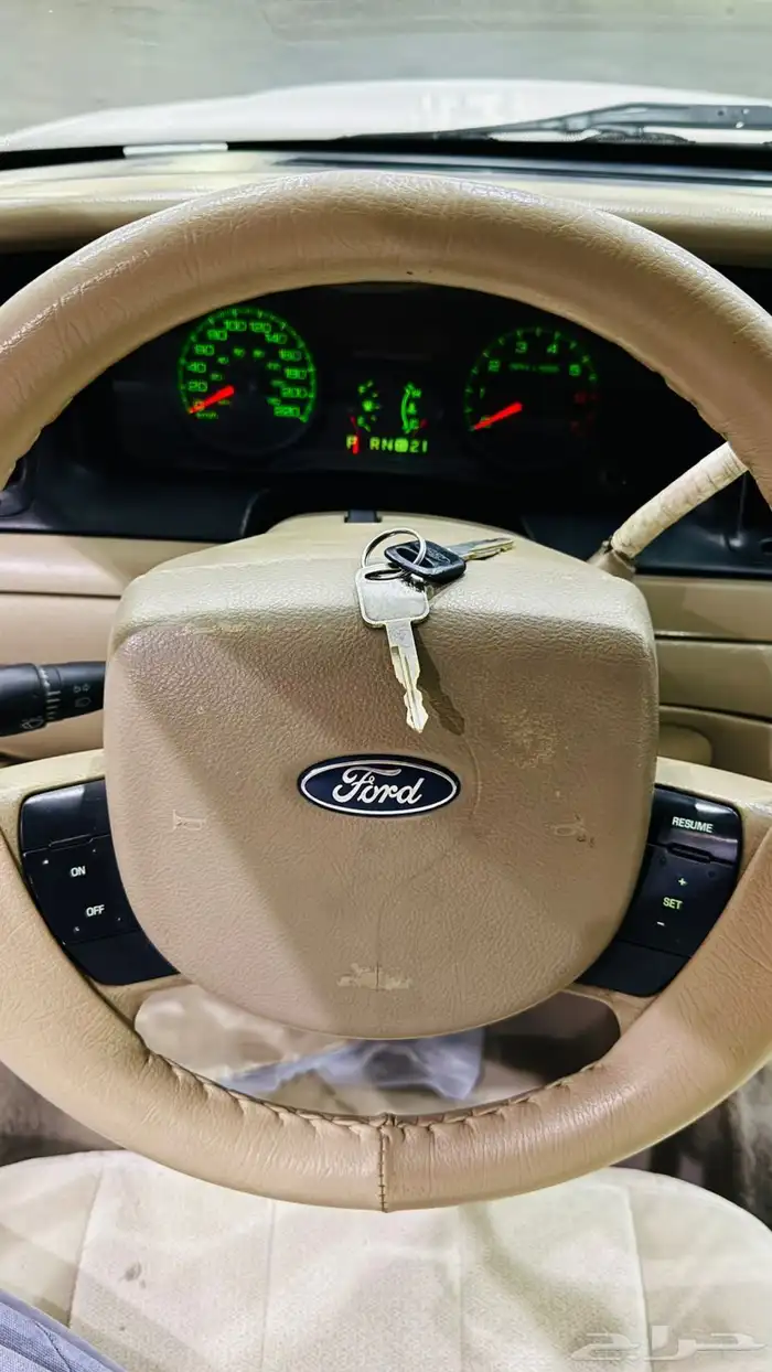 فورد فكتوريا 2010 للبيع 6