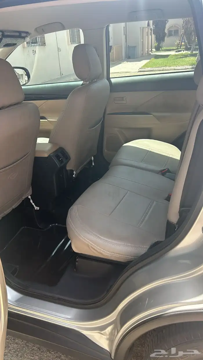 ميتسيبيوشي اوت لأندر موديل 2023 ممشى 20 الف بحال الوكاله 3