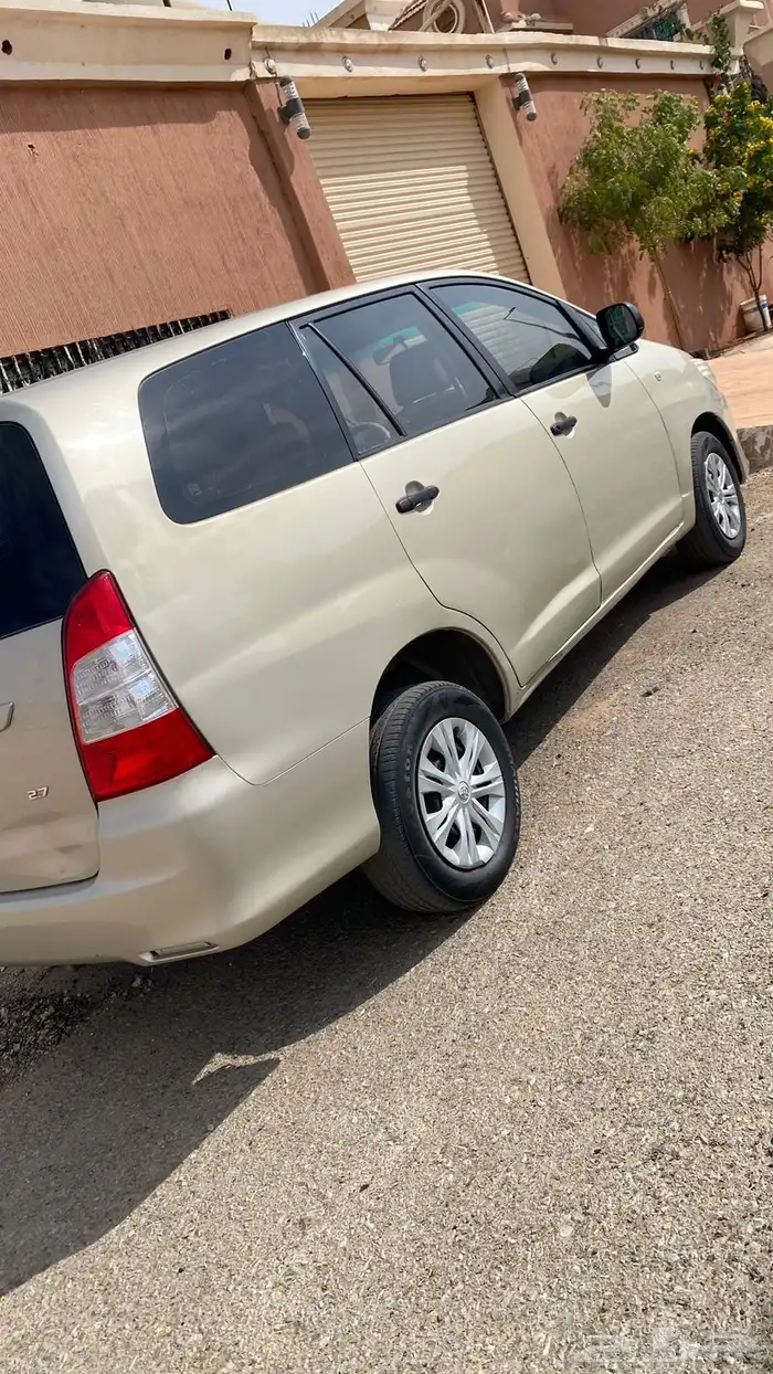 أنوفا تايوتا مديل 2013 اللون ذهبي 0