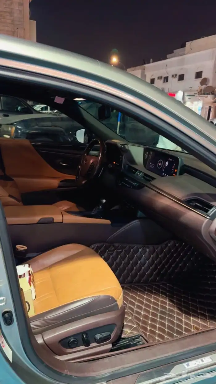 لكزس اي اس 2019 12