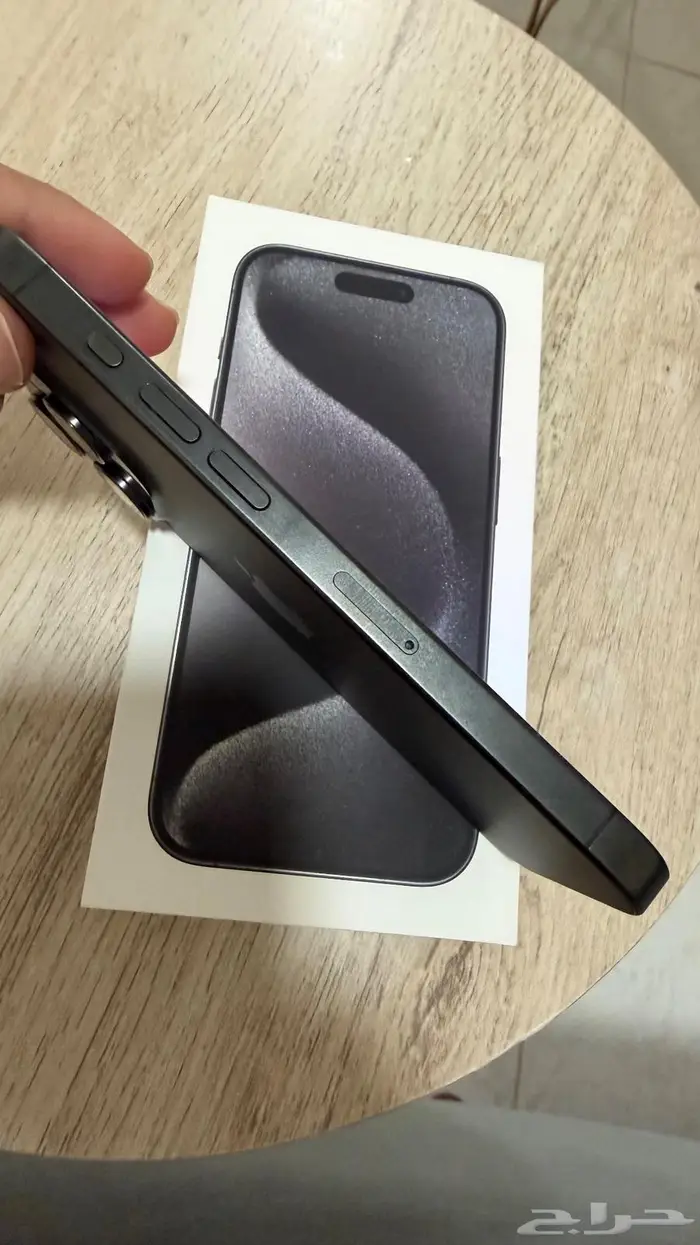 ايفون 15 pro 256 نظيف 2