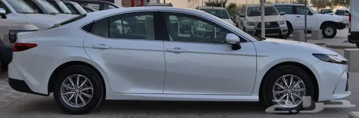 متوفر تويوتا كامرى اى بنزين 2025 مبيعات بنوك وشركات 5