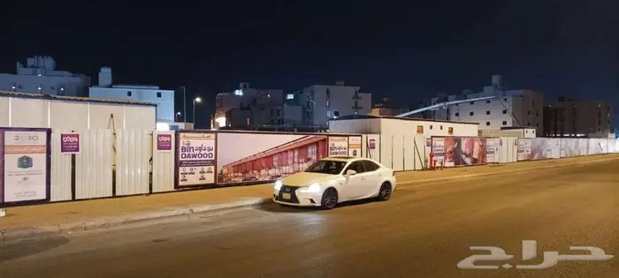 طباعة وتركيب بنرات اسوار للمشاريع بأسعار تنافسية 2