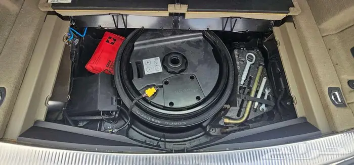 Audi Q7   V8 4.2 Quattro (2007)   Excellent Condition 7